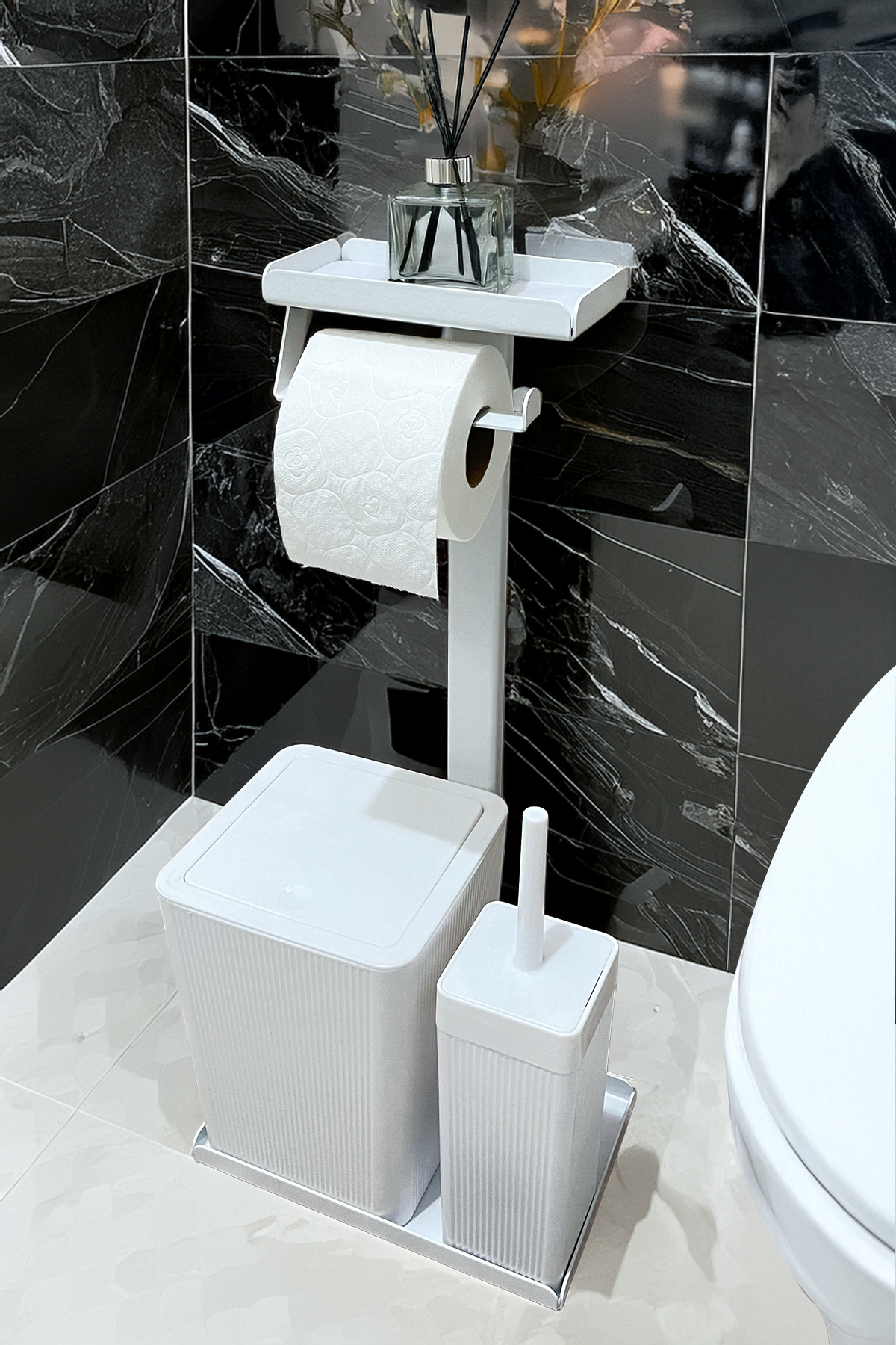 3'ü 1 Arada Banyo Seti Tuvalet Kağıtlık, Çizgili Çöp Kovası Ve Tuvalet Fırça Takımı